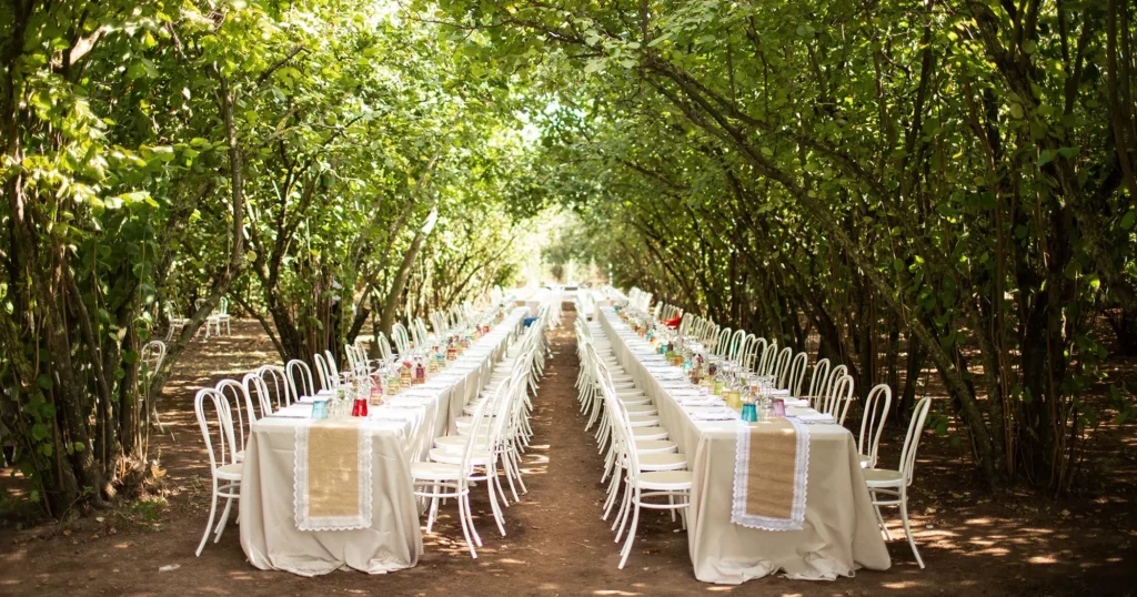 Real Wedding 36 Un matrimonio organizzato tra le piante di nocciole, un'idea molto originale quella di Lorenzo e Sara, che dopo aver celebrato le loro nozze nella Parrocchia di S.Ugo...