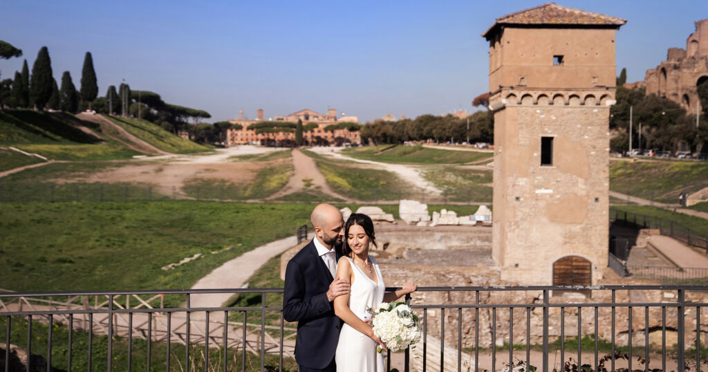 Real Wedding 20 Le foto del matrimonio di Gabriele e Yulia, che si sono sposati al centro di Roma con rito civile al Complesso Vignola Mattei